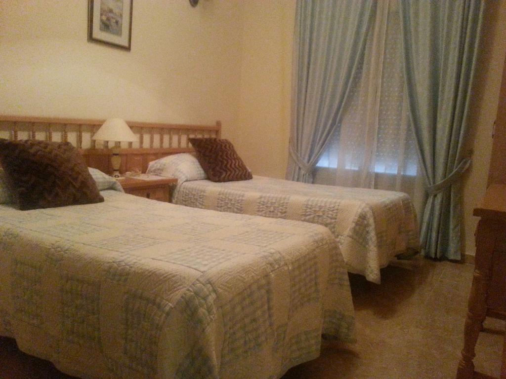 فندق Hostal Cerezo غوادالوبي المظهر الخارجي الصورة